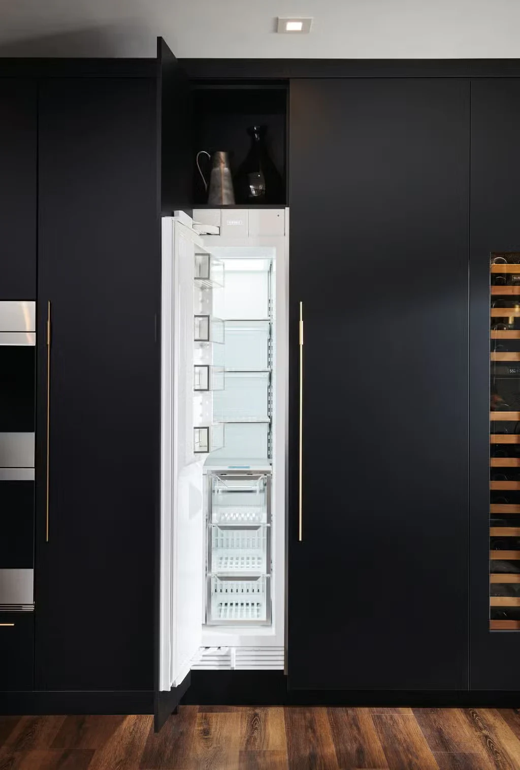 Detalhe de recurso de Designer Freezer em coluna